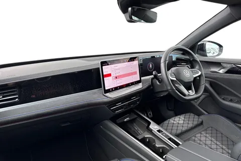 KY74WKZ Volkswagen Passat 1.5 TSI eHybrid 204PS R-Line 5dr DSG Thumbnail #16