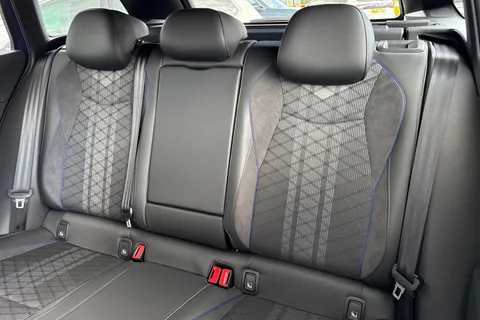 KY74WKZ Volkswagen Passat 1.5 TSI eHybrid 204PS R-Line 5dr DSG Thumbnail #20