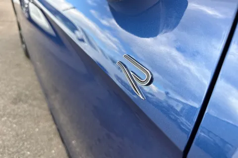 KY74WKZ Volkswagen Passat 1.5 TSI eHybrid 204PS R-Line 5dr DSG Thumbnail #32