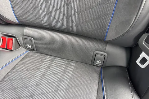 KY74WKZ Volkswagen Passat 1.5 TSI eHybrid 204PS R-Line 5dr DSG Thumbnail #39