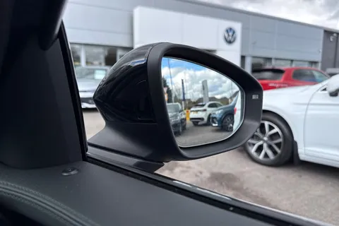 KY74WKZ Volkswagen Passat 1.5 TSI eHybrid 204PS R-Line 5dr DSG Thumbnail #44