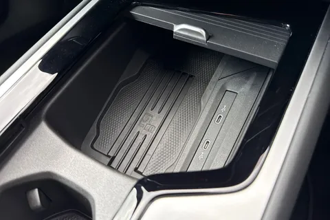 KY74WKZ Volkswagen Passat 1.5 TSI eHybrid 204PS R-Line 5dr DSG Thumbnail #45