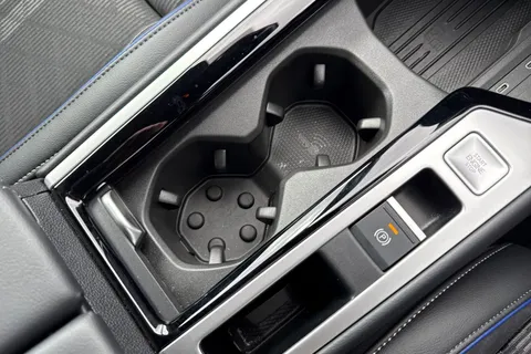 KY74WKZ Volkswagen Passat 1.5 TSI eHybrid 204PS R-Line 5dr DSG Thumbnail #46