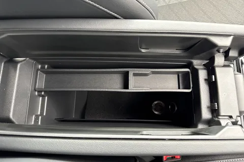 KY74WKZ Volkswagen Passat 1.5 TSI eHybrid 204PS R-Line 5dr DSG Thumbnail #47