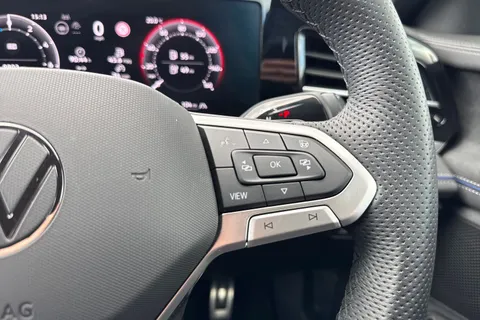 KY74WKZ Volkswagen Passat 1.5 TSI eHybrid 204PS R-Line 5dr DSG Thumbnail #50