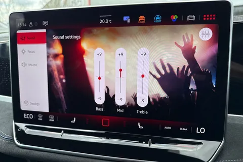 KY74WKZ Volkswagen Passat 1.5 TSI eHybrid 204PS R-Line 5dr DSG Thumbnail #60