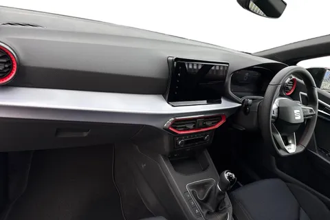 15 of 40 for SEAT Ibiza 1.0 TSI FR Euro 6 (s/s) 5dr