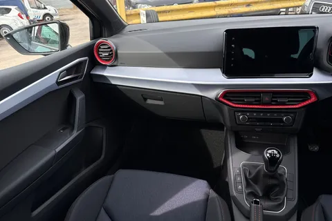 20 of 40 for SEAT Ibiza 1.0 TSI FR Euro 6 (s/s) 5dr