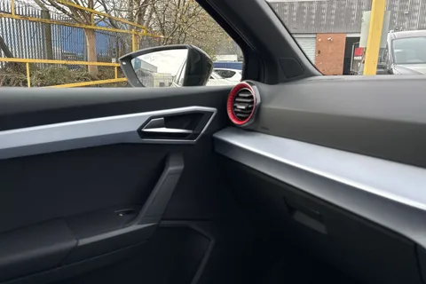 31 of 40 for SEAT Ibiza 1.0 TSI FR Euro 6 (s/s) 5dr