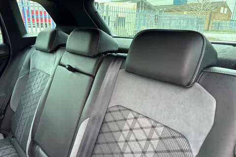 DA21WFP Volkswagen Tiguan 2.0 TDI R-Line DSG Euro 6 (s/s) 5dr Thumbnail #20