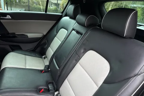 GK18RUY Kia Sportage 1.6 T-GDi GT-Line S DCT AWD Euro 6 5dr Thumbnail #20