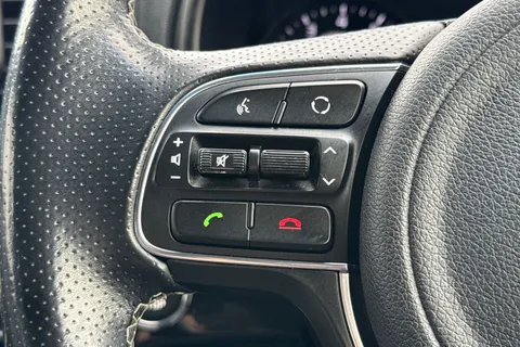 GK18RUY Kia Sportage 1.6 T-GDi GT-Line S DCT AWD Euro 6 5dr Thumbnail #44