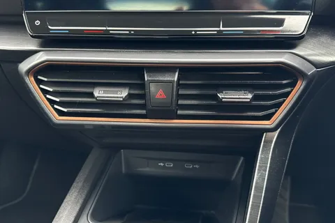 22 of 43 for CUPRA Formentor 1.5 TSI V2 DSG Euro 6 (s/s) 5dr