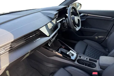 15 of 58 for Audi RS 3 RS 3 Sportback Carbon Black 400 PS S tronic