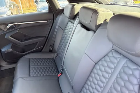 19 of 58 for Audi RS 3 RS 3 Sportback Carbon Black 400 PS S tronic