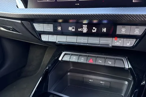 22 of 58 for Audi RS 3 RS 3 Sportback Carbon Black 400 PS S tronic