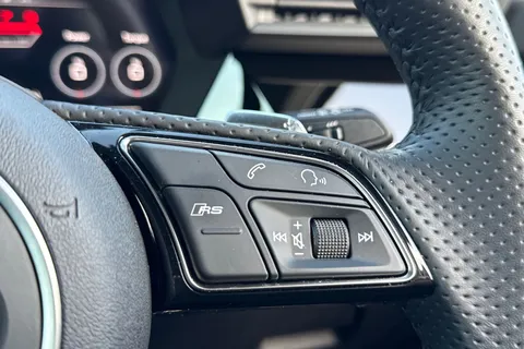 26 of 58 for Audi RS 3 RS 3 Sportback Carbon Black 400 PS S tronic