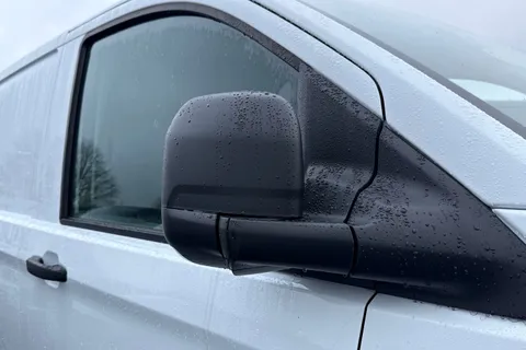 MF26ETO Volkswagen Transporter 2.0 TDI 110 Commerce Van Thumbnail #26