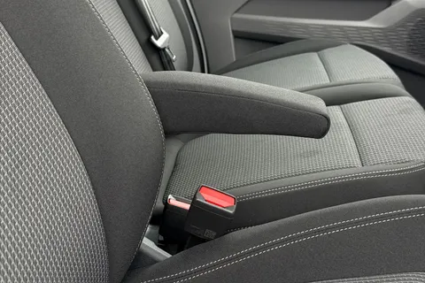 MF26ETO Volkswagen Transporter 2.0 TDI 110 Commerce Van Thumbnail #33