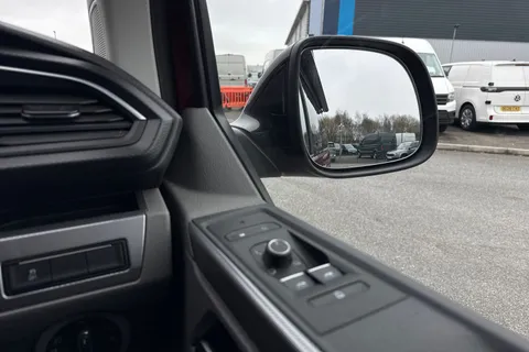 21 of 61 for VOLKSWAGEN CALIFORNIA 2.0 TDI Ocean 204 4dr 4MOTION DSG