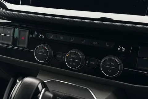 22 of 61 for VOLKSWAGEN CALIFORNIA 2.0 TDI Ocean 204 4dr 4MOTION DSG