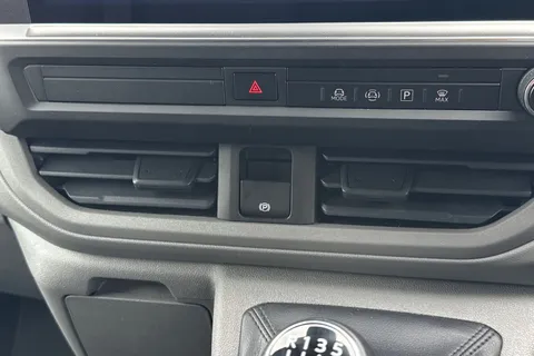 MF26ENH Volkswagen Transporter SWB 150PS manual Thumbnail #32