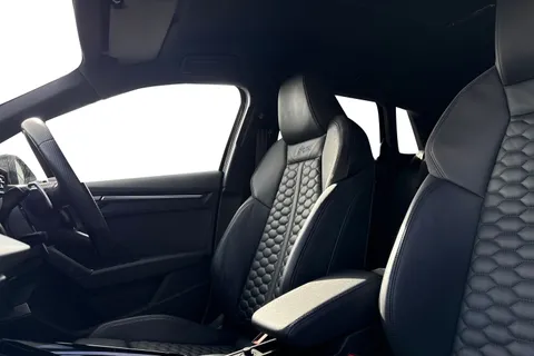 16 of 66 for Audi RS 3 RS 3 Sportback Carbon Black 400 PS S tronic