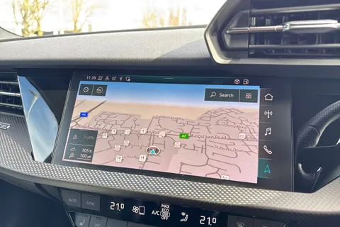 17 of 66 for Audi RS 3 RS 3 Sportback Carbon Black 400 PS S tronic