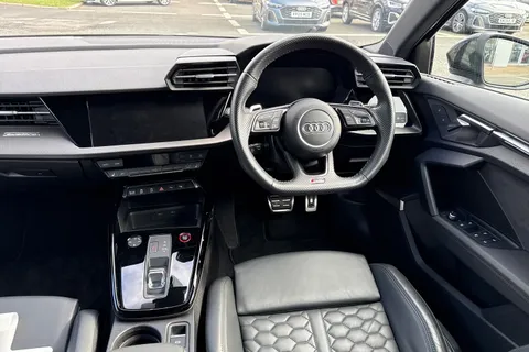 18 of 66 for Audi RS 3 RS 3 Sportback Carbon Black 400 PS S tronic