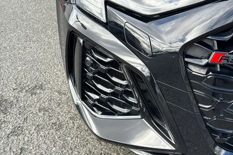 25 of 66 for Audi RS 3 RS 3 Sportback Carbon Black 400 PS S tronic