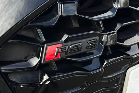 27 of 66 for Audi RS 3 RS 3 Sportback Carbon Black 400 PS S tronic