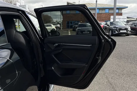 39 of 66 for Audi RS 3 RS 3 Sportback Carbon Black 400 PS S tronic