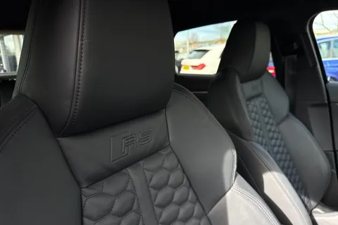 44 of 66 for Audi RS 3 RS 3 Sportback Carbon Black 400 PS S tronic