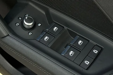 47 of 66 for Audi RS 3 RS 3 Sportback Carbon Black 400 PS S tronic