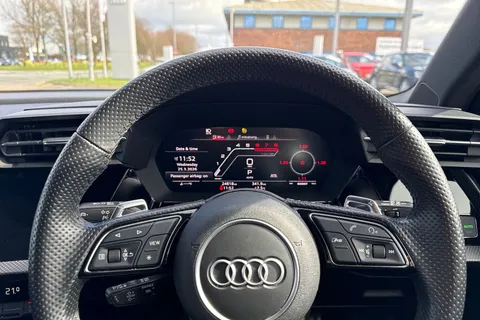 48 of 66 for Audi RS 3 RS 3 Sportback Carbon Black 400 PS S tronic