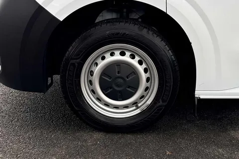 BJ25ZSG Volkswagen Transporter 2.0 TDI 110 Commerce Plus Van Thumbnail #23