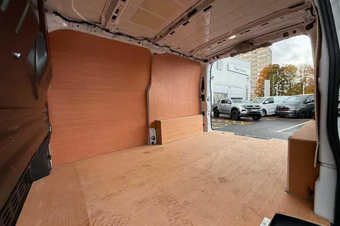 BJ25ZSG Volkswagen Transporter 2.0 TDI 110 Commerce Plus Van Thumbnail #41