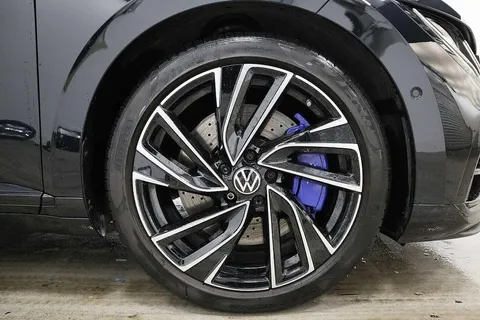 KP23ZYE Volkswagen Arteon 2.0 TSI R 5dr 4MOTION DSG **HEADS UP DISPLAY + ASSISTANCE PACK PLUS** Thumbnail #6