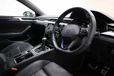 KP23ZYE Volkswagen Arteon 2.0 TSI R 5dr 4MOTION DSG **HEADS UP DISPLAY + ASSISTANCE PACK PLUS** Thumbnail #7