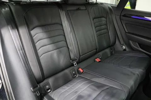 KP23ZYE Volkswagen Arteon 2.0 TSI R 5dr 4MOTION DSG **HEADS UP DISPLAY + ASSISTANCE PACK PLUS** Thumbnail #10