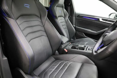 KP23ZYE Volkswagen Arteon 2.0 TSI R 5dr 4MOTION DSG **HEADS UP DISPLAY + ASSISTANCE PACK PLUS** Thumbnail #11