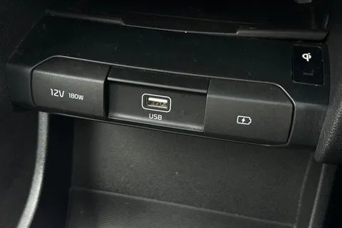 33 of 49 for KIA E-NIRO 150kW 4+ 64kWh 5dr Auto