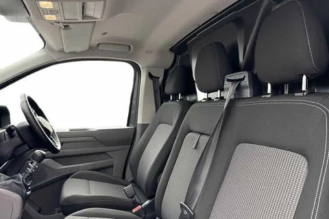 DG75CLJ Volkswagen Transporter 2.0 TDI 110 Commerce Pro Van Thumbnail #10