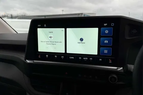 DG75CLJ Volkswagen Transporter 2.0 TDI 110 Commerce Pro Van Thumbnail #11