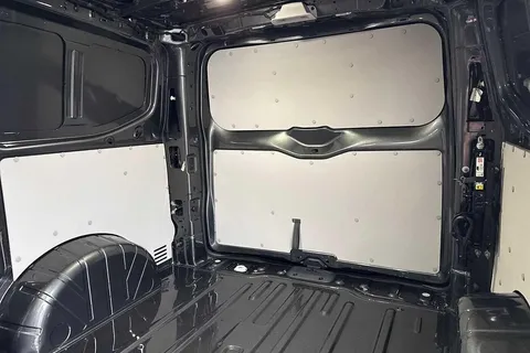 DG75CLJ Volkswagen Transporter 2.0 TDI 110 Commerce Pro Van Thumbnail #13