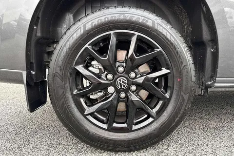 DG75CLJ Volkswagen Transporter 2.0 TDI 110 Commerce Pro Van Thumbnail #21