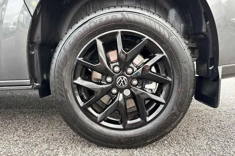 DG75CLJ Volkswagen Transporter 2.0 TDI 110 Commerce Pro Van Thumbnail #22