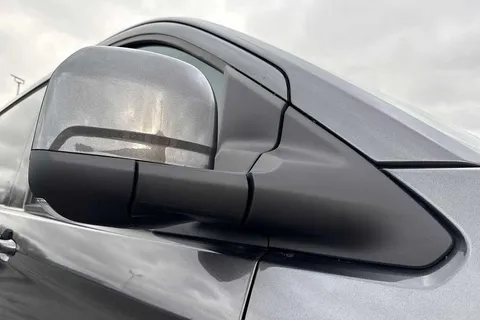 DG75CLJ Volkswagen Transporter 2.0 TDI 110 Commerce Pro Van Thumbnail #25