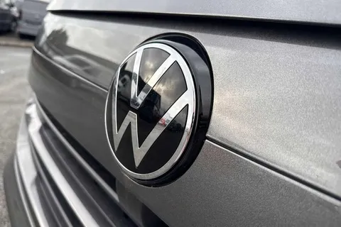 DG75CLJ Volkswagen Transporter 2.0 TDI 110 Commerce Pro Van Thumbnail #28