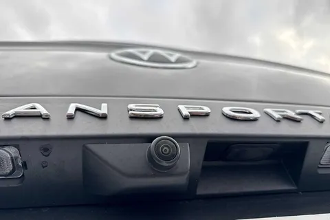 DG75CLJ Volkswagen Transporter 2.0 TDI 110 Commerce Pro Van Thumbnail #30